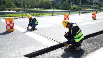 民生实事项目“安全提升”工程 路口渠化调整与增设路灯让出行更安心